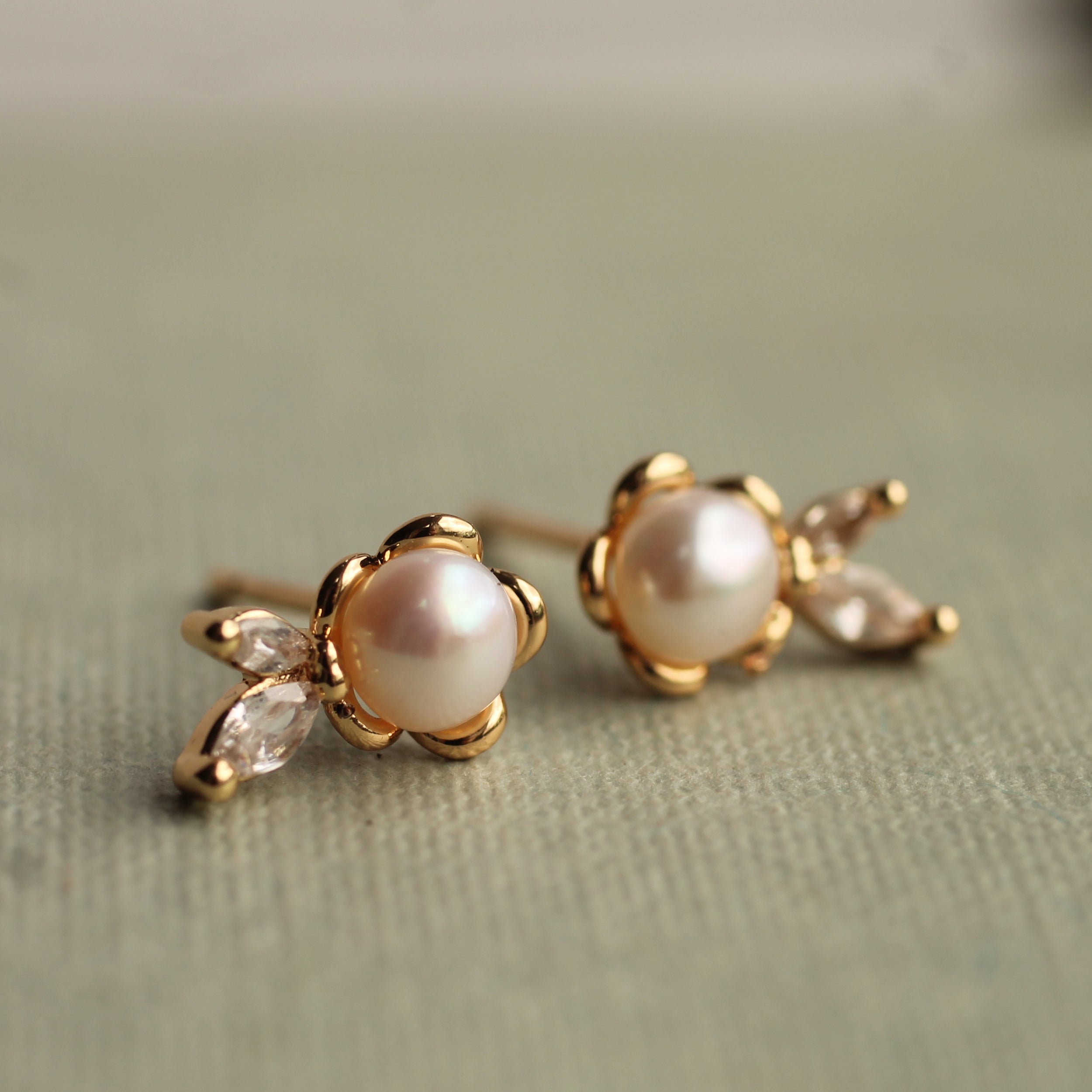 Pearl Marigold Stud Earrings