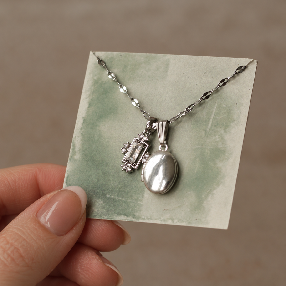 Silver Jewel Vintage Charm Locket