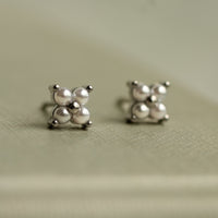 Silver Clover Pearl Studs