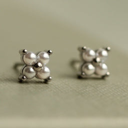 Silver Clover Pearl Studs