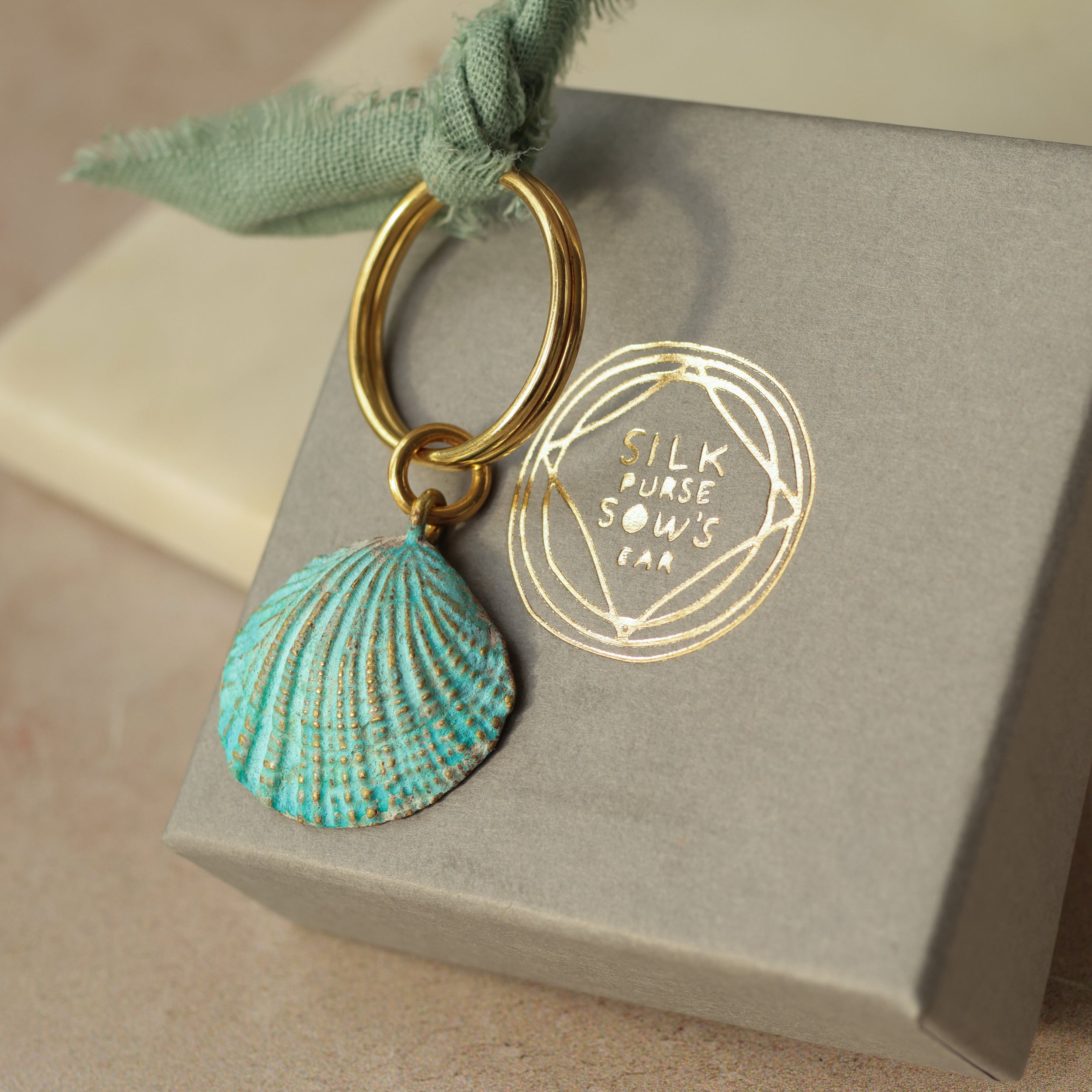 Seashell and Pearl Keyring (Medium)