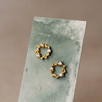 Gold Wreath Circle Stud Earrings