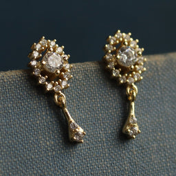 Tudor Queen Stud Earrings