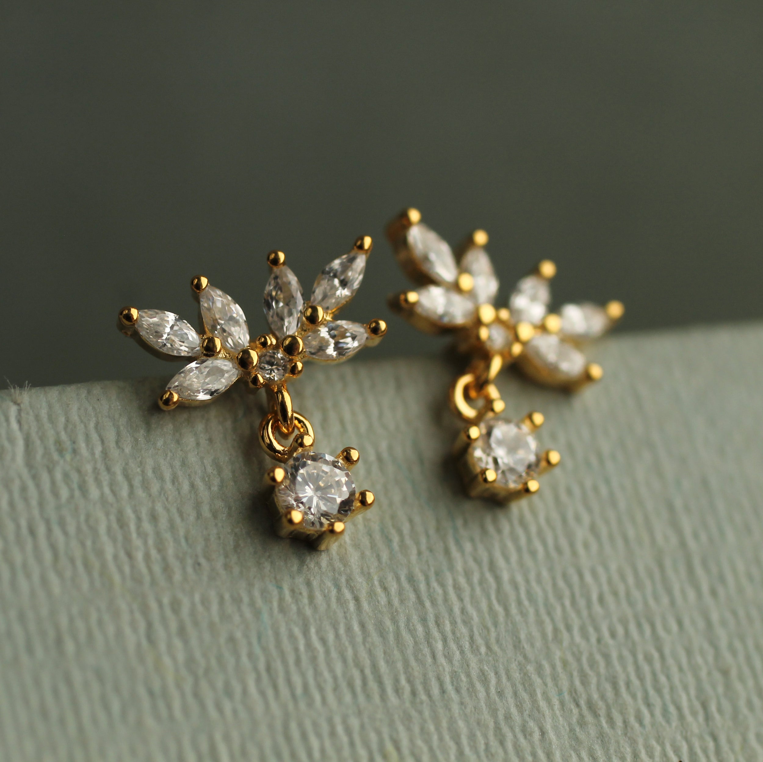 Oak Leaf Japanese Stud Earrings