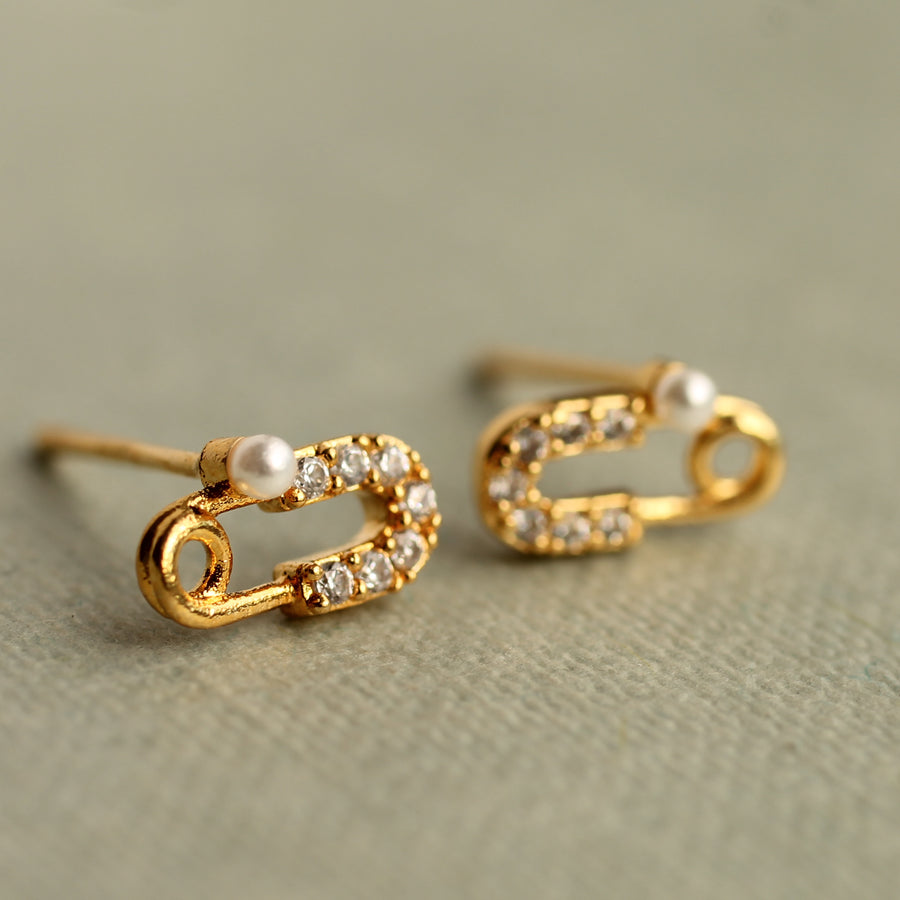Pearl Safety Pin Luxury Stud Earrings