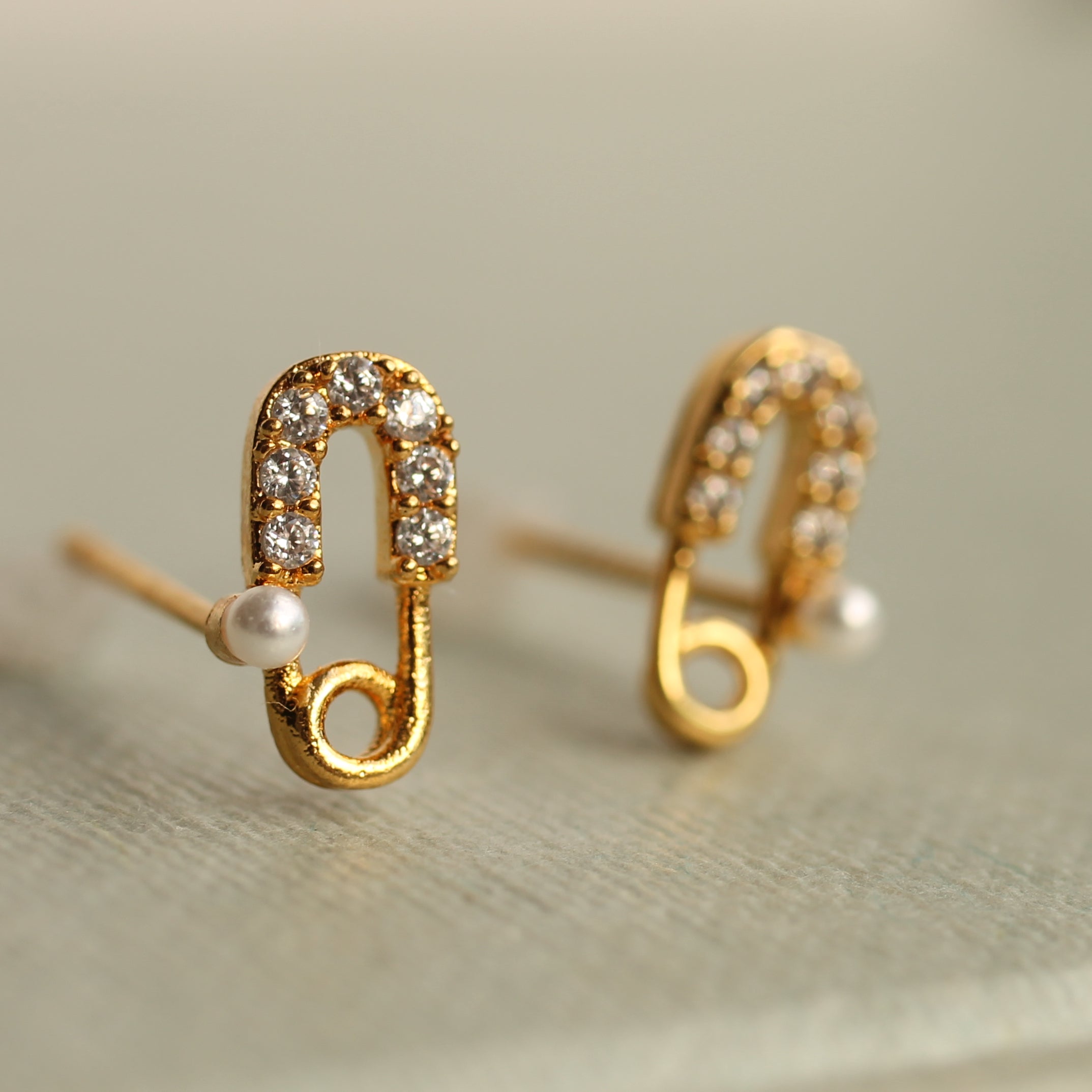 Pearl Safety Pin Luxury Stud Earrings