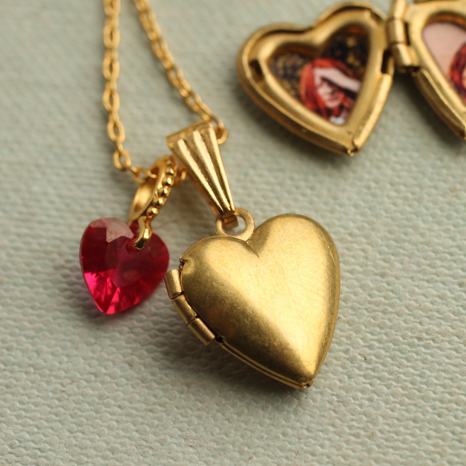 Coeur Rouge Heart Charm Locket