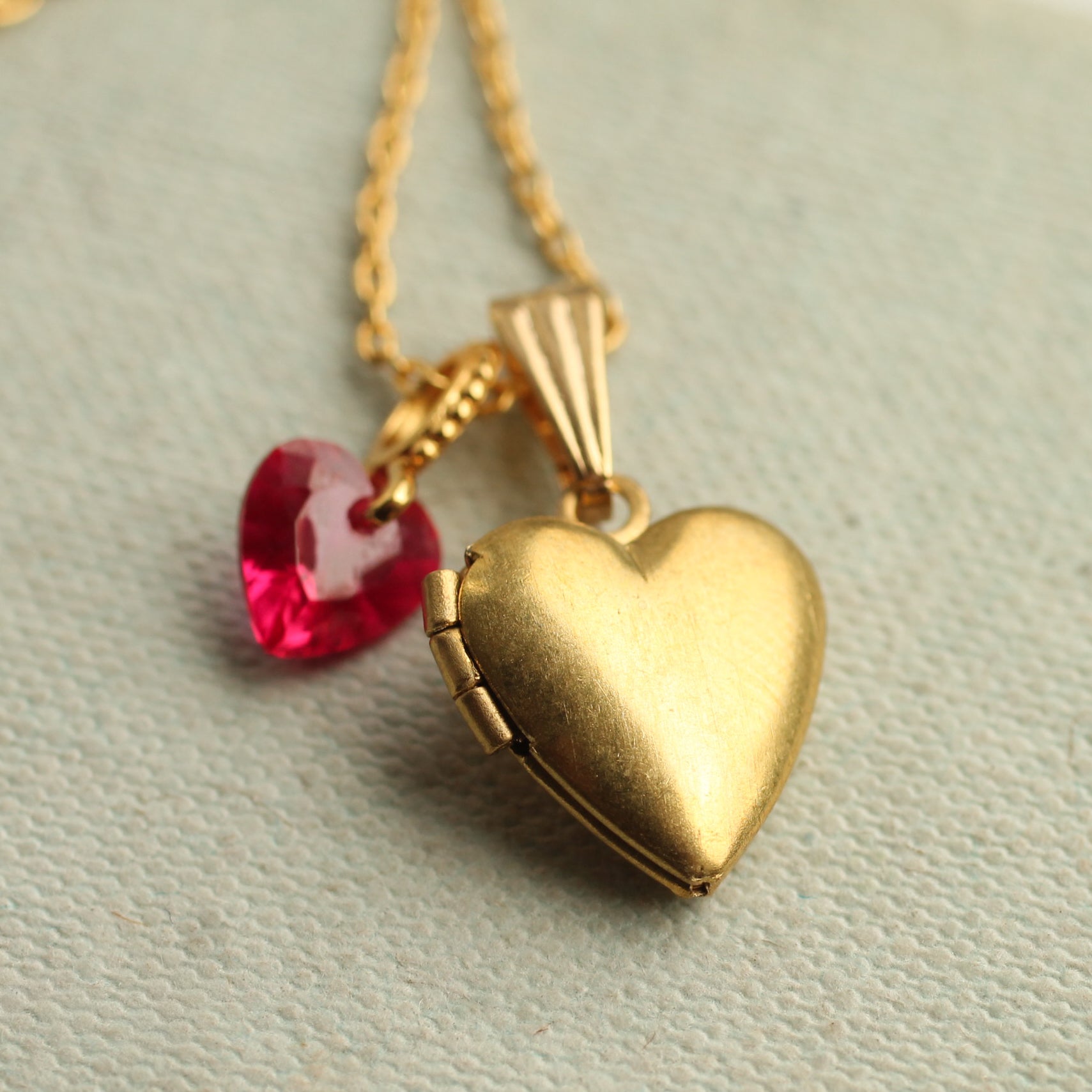 Coeur Rouge Heart Charm Locket