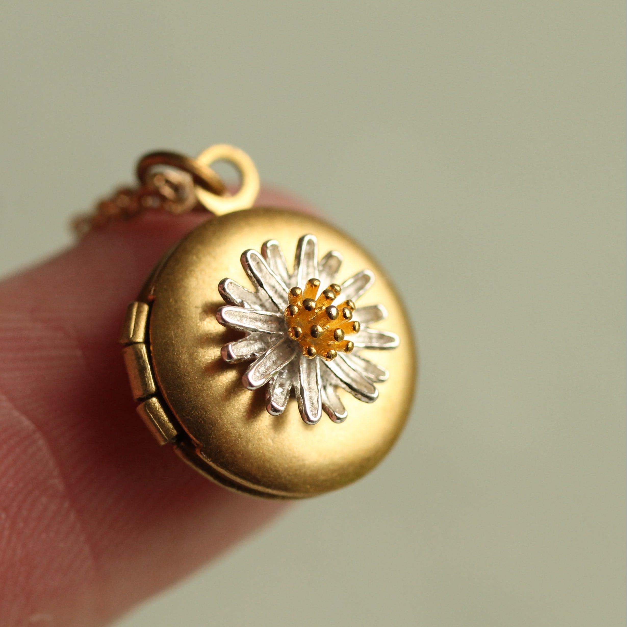 Tiny Daisy Flower Locket