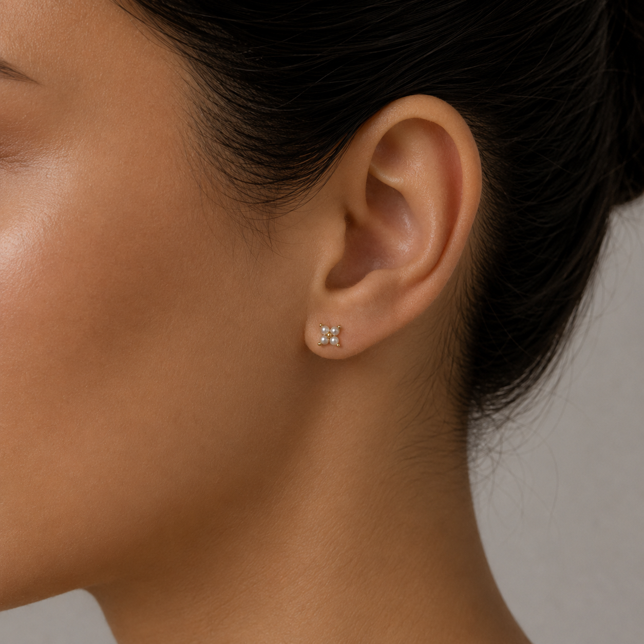 Gold Clover Pearl Studs