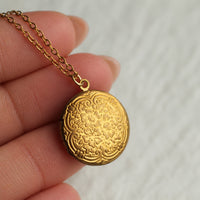 Antique Gold Posy Locket