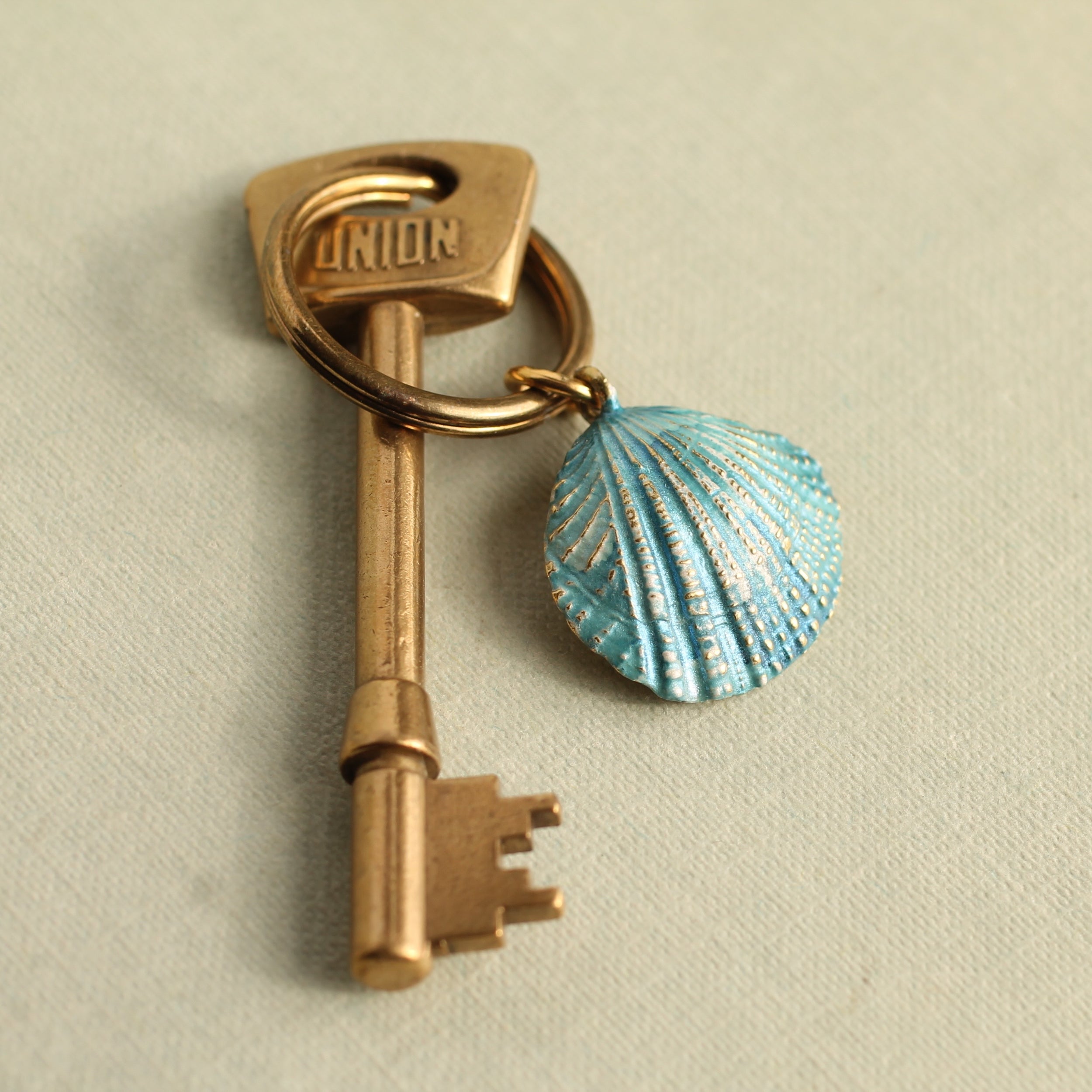 Seashell and Pearl Keyring (Medium)