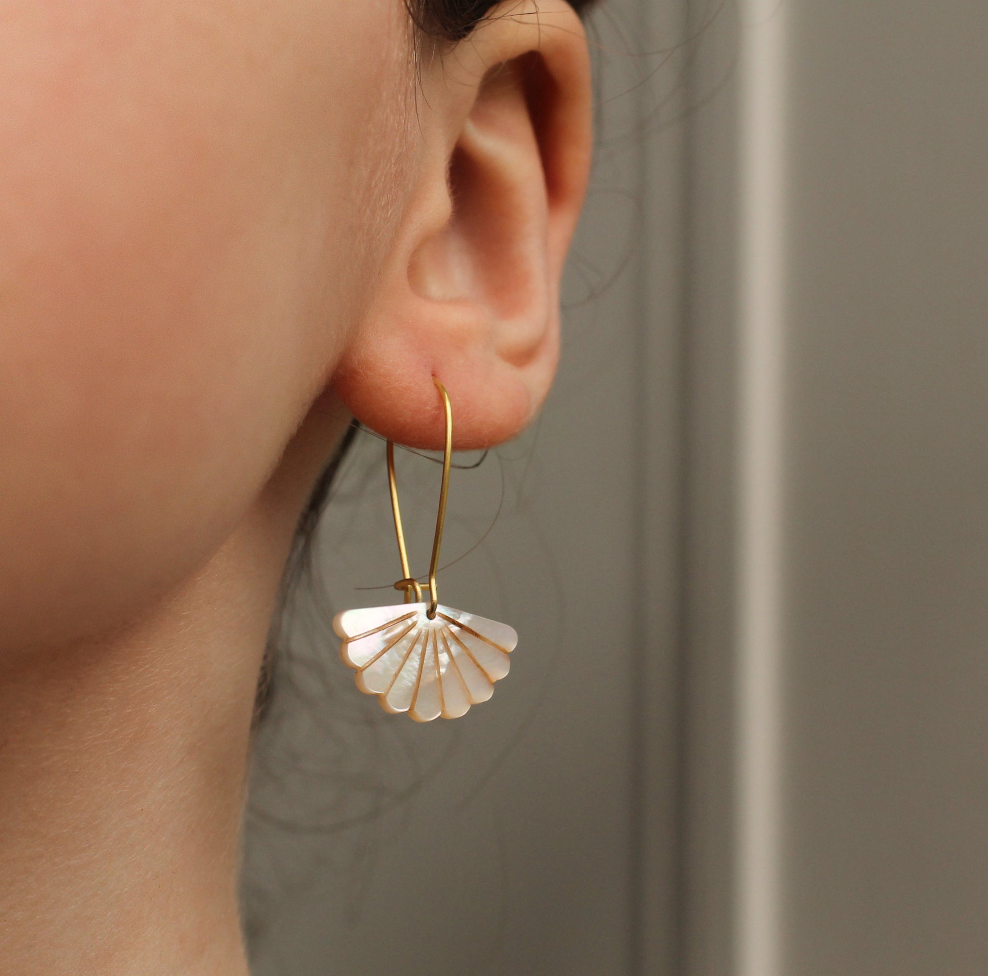 Mother of Pearl Scallop Earrings