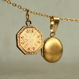 Antique Medallion Charm Locket Necklace