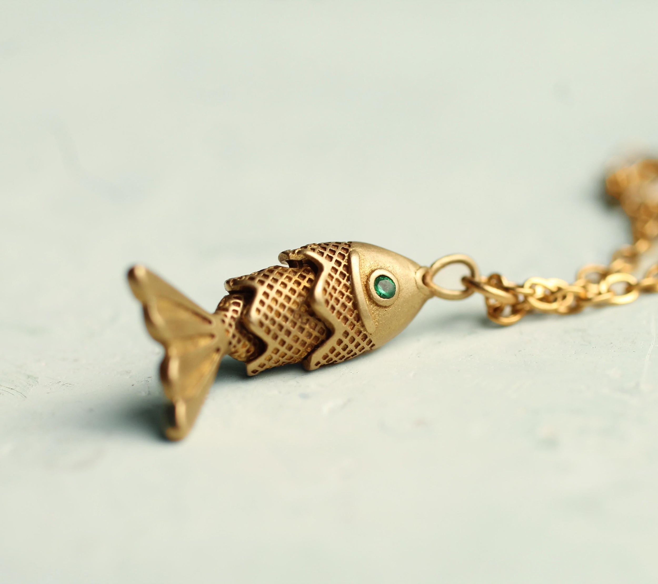 Vintage Articulated Moving Gold Fish Necklace - Necklaces
