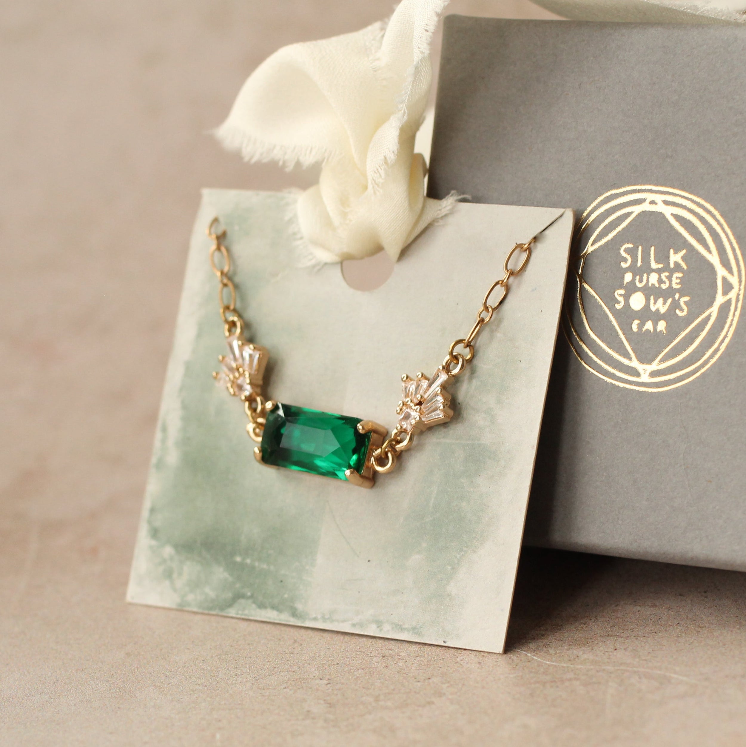 Art Deco Emerald Bar Necklace